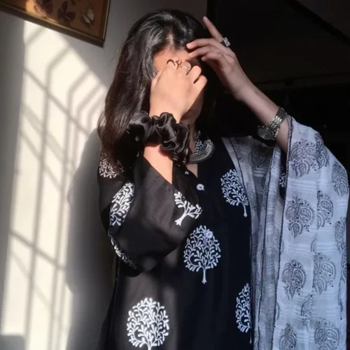Komal sonale  profile photo