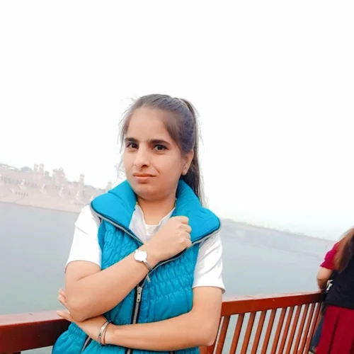 Poonam karwani  profile photo